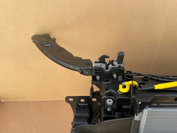 Frontträger Kühler Audi A1 S1 1.5 TSI OEM 82A805588 image 2