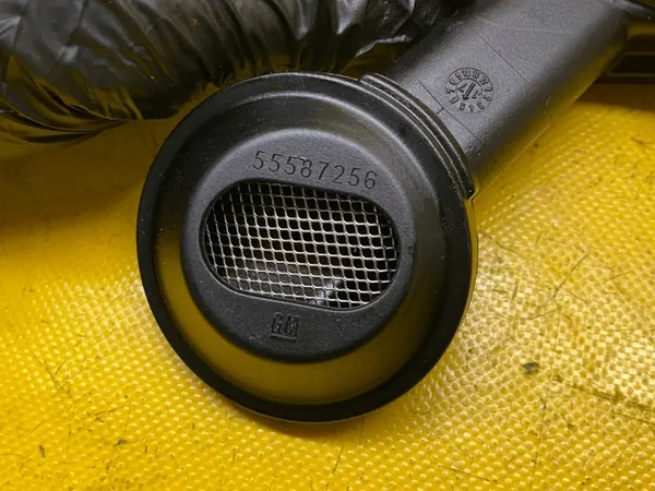Séparateur d'huile d'occasion OEM 55587256 Opel Insignia B image 6