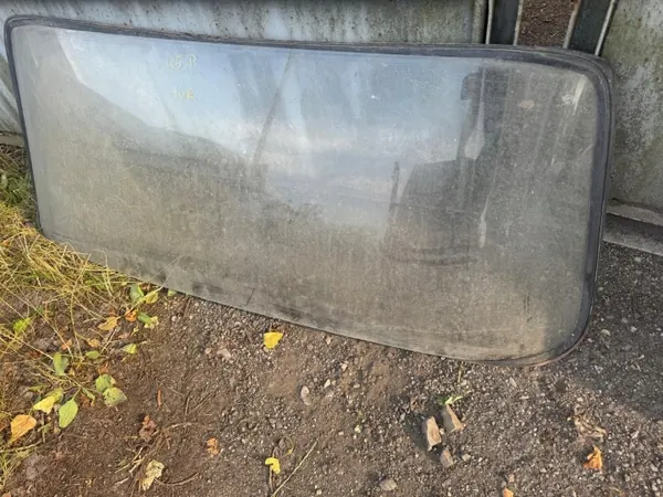 ST125P OEM Takaikkuna Fiat 125P:lle - Käytetty image 2