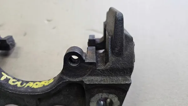 VW TOUAREG 7L 2.5 TDI Taka Puristintuki OEM image 3