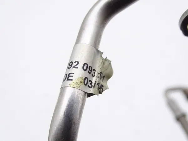 OEM 2392093 Vasen turboöljyputki BMW 7-sarjalle image 4
