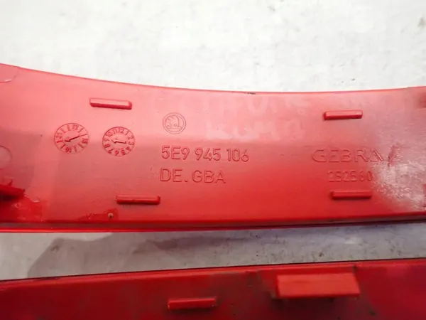 Takapuskuriheijastin SKODA OCTAVIA III 2012- 5E9945105 5E9945106 image 5