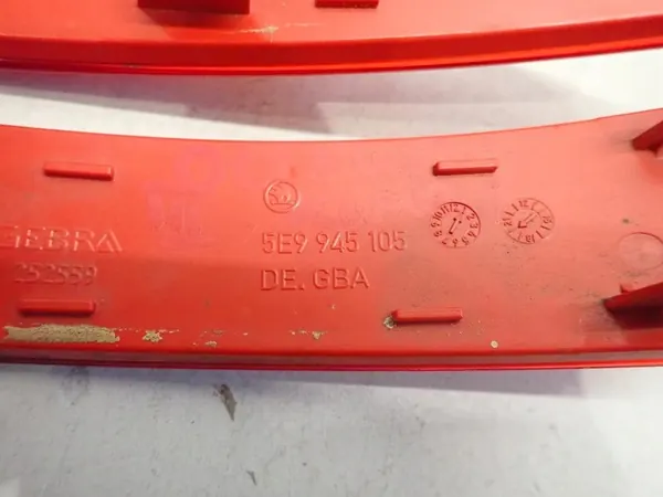 Takapuskuriheijastin SKODA OCTAVIA III 2012- 5E9945105 5E9945106 image 6