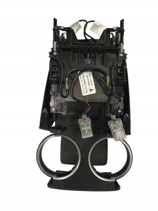 Tesla Model S Dryckeshållare OEM 108667000B - Framkonsol image 3