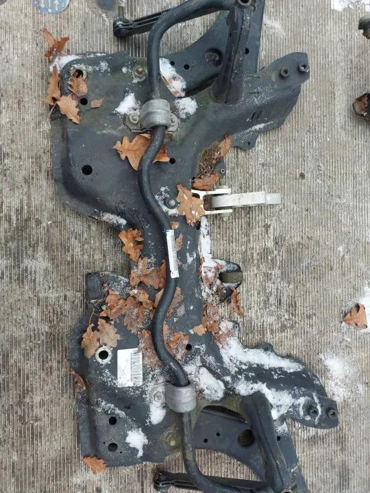 Cuna trasera OEM SANKI Jeep Cherokee KL 2WD image 2