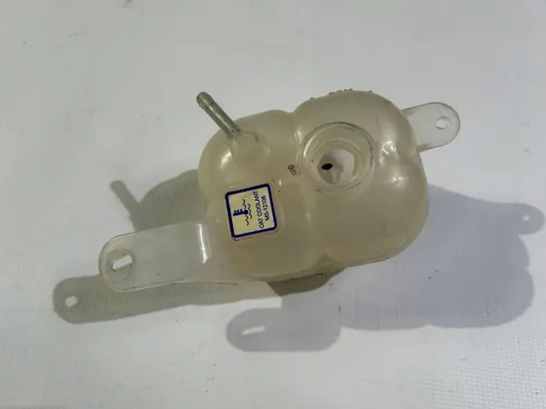 Chrysler Pacifica OEM 68237842AC Tanques de Compensación image 3