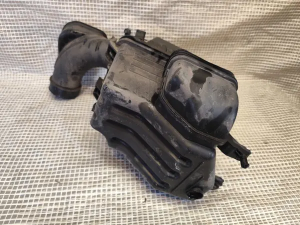 Hyundai IX35 Luftfiltergehäuse OEM 28110-2Y300 image 5