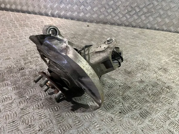 Land Rover Evoque II 2019 Moyeu roue avant OEM 28C76766 image 2