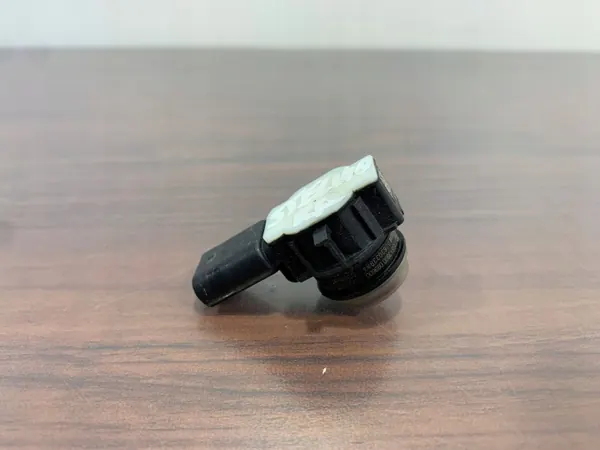 Sensor de aparcamiento Alfa Romeo OEM 735643800 - Usado image 3