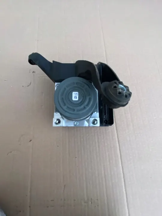 ABS-pomp BMW X1 F48 OEM 6877109 6877110 image 2