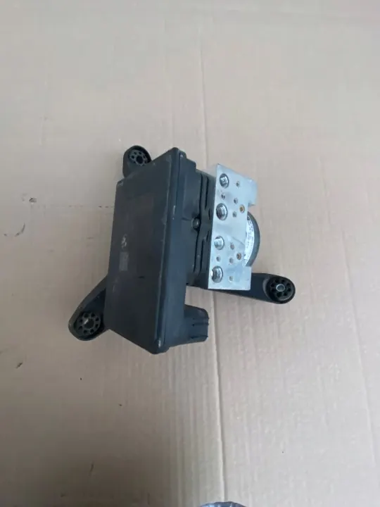 ABS-pomp BMW X1 F48 OEM 6877109 6877110 image 3