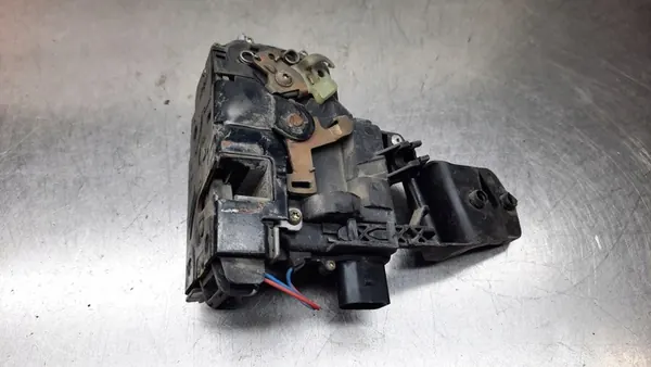 Linke Vordertürschloss Volkswagen Passat B5 1J0837867 image 3