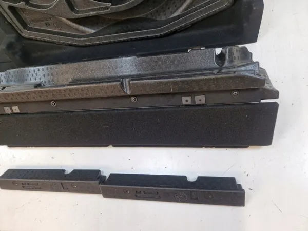 Mazda CX-30 taka tavaratilan pohja OEM DFR5-V0-589 image 3