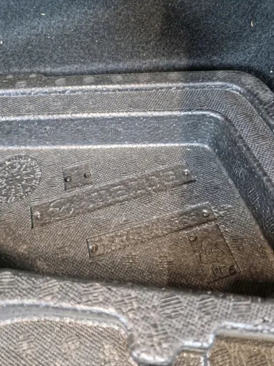Mazda CX-30 taka tavaratilan pohja OEM DFR5-V0-589 image 9