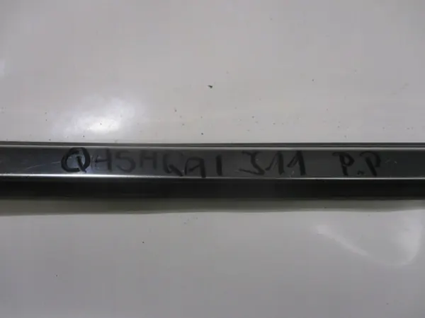 Racleur de porte avant droit chrome OEM COE515 Nissan Qashqai image 6