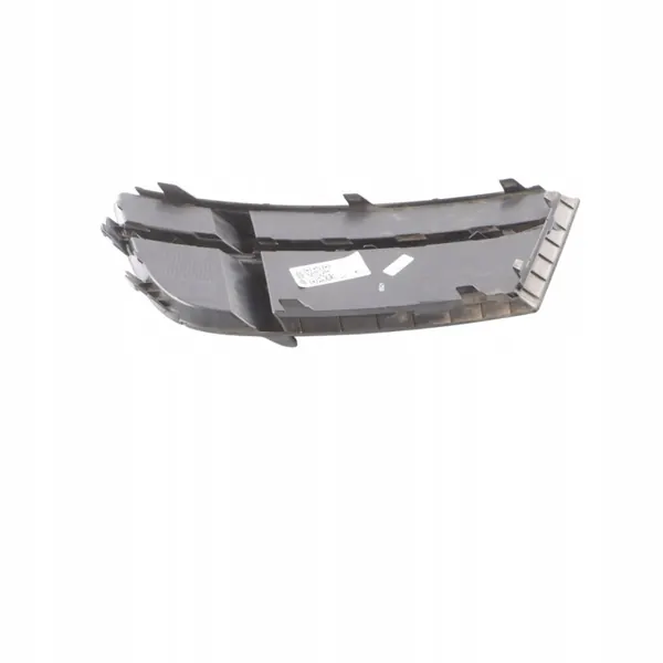 Audi A3 etupuskurin oikea ritilä OEM 8V3807682N image 10