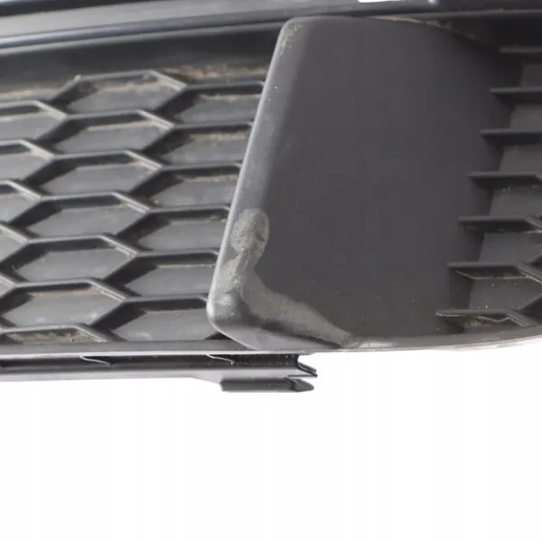 Audi A3 etupuskurin oikea ritilä OEM 8V3807682N image 6