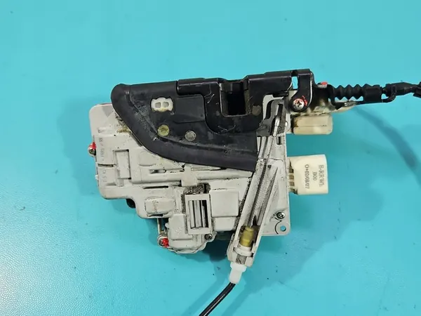 Rechtes Vorderes Schloss 7+2 Pin Audi A8 D3 image 4