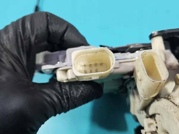 Rechtes Vorderes Schloss 7+2 Pin Audi A8 D3 image 7