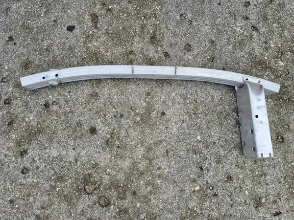 BMW X3 X4 F25 F26 Etupalkki Vasen Muodonmuutosalue image 2