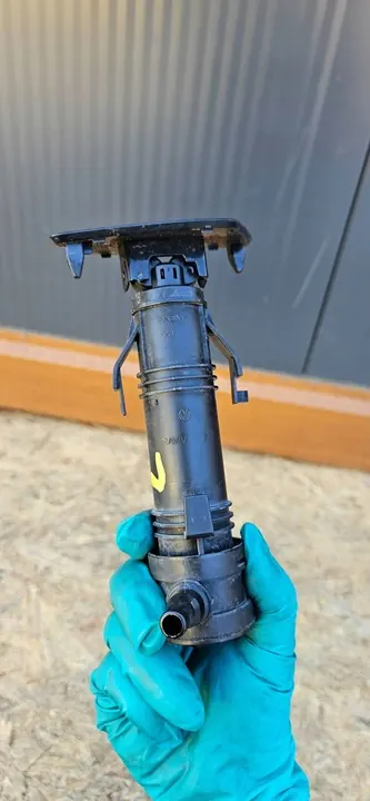 Volkswagen Tiguan 2011 Left Headlight Washer 5N0955103A image 5