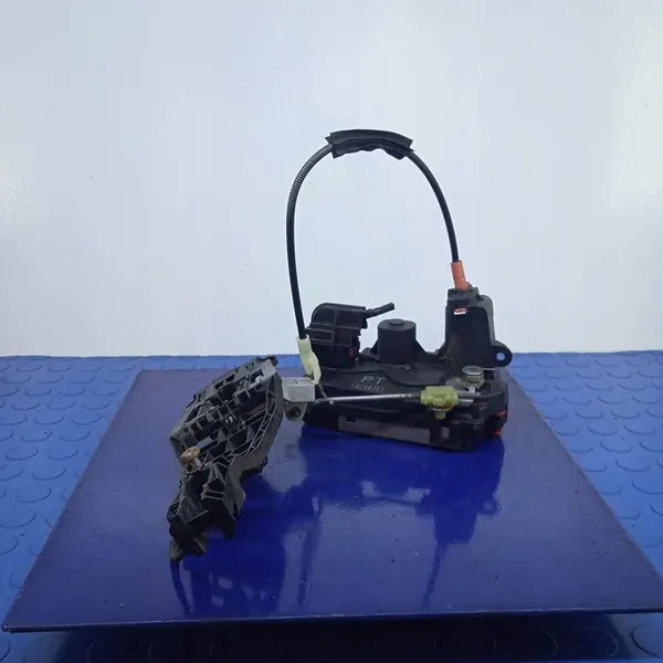 OPEL ASTRA H III 5D Bakdörrlås Höger 13210737 image 2