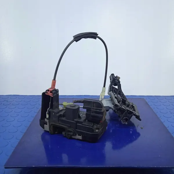 OPEL ASTRA H III 5D Bakdörrlås Höger 13210737 image 4