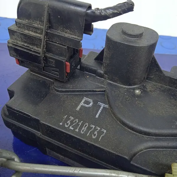 OPEL ASTRA H III 5D Bakdörrlås Höger 13210737 image 6