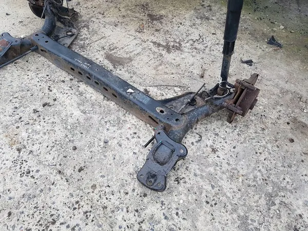 Seat Leon IV 2024 Trave Posteriore 5Q0501115 image 3