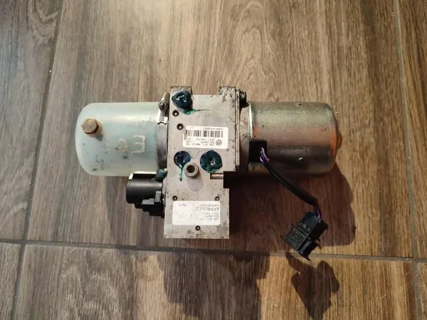 Bomba de teto usada OEM 1Q0871789E para VW EOS Cabrio image 2