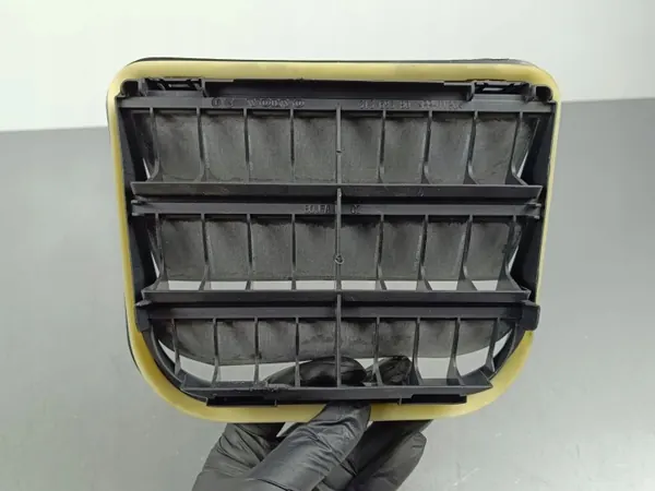 Polestar 2 Lüftungsgitter OEM FOB39214 - Gebraucht image 3