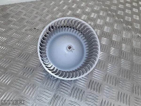Mazda värmefläkt OEM 8727000691 - Begagnad image 2