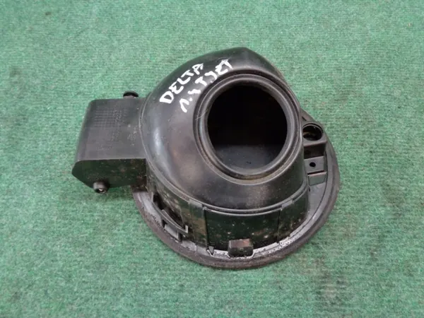 Polttoainekansi OEM KLAPKA L.DEL3 284 Lancia Delta 3:lle image 3