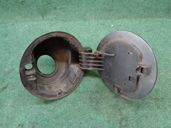 Polttoainekansi OEM KLAPKA L.DEL3 284 Lancia Delta 3:lle image 5