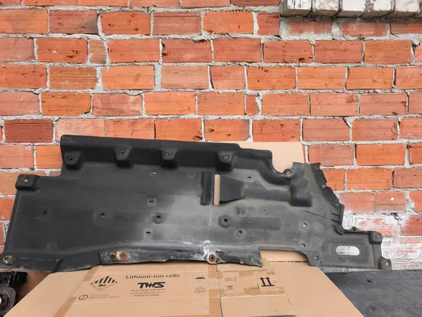 Bouclier de sous-carrosserie gauche Ford Mondeo MK5 2.0 TDCI image 1