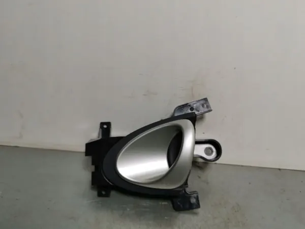Manilla de puerta Nissan 370Z OEM FBZ10445 - Usado image 2