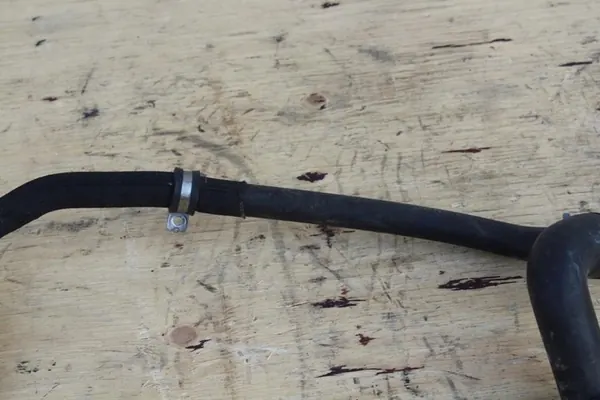 Conector de manguera de agua AUDI A6 C7 8K0122293H image 4