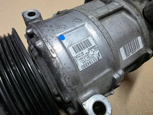 Begagnad AC-kompressor OEM 55194880 för Fiat Grande Punto 1.4 image 3