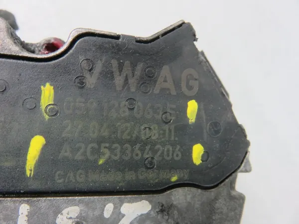 Corpo de borboleta VW Passat B5 FL 2.5 TDI OEM 059128063E image 3