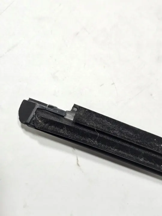 Käytetty MINI Kaavinlista OEM LISTWA ZGARNIAJĄCA MINI image 5