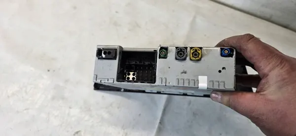 Audi MMI Navigationsradio OEM 4G0035666G/A - Begagnad image 8