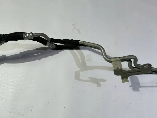 Ligne de refroidissement d'huile Ford Mustang VI 5.0 GT OEM 6435787 image 3