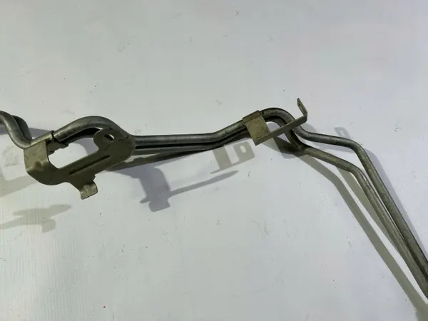 Ligne de refroidissement d'huile Ford Mustang VI 5.0 GT OEM 6435787 image 4