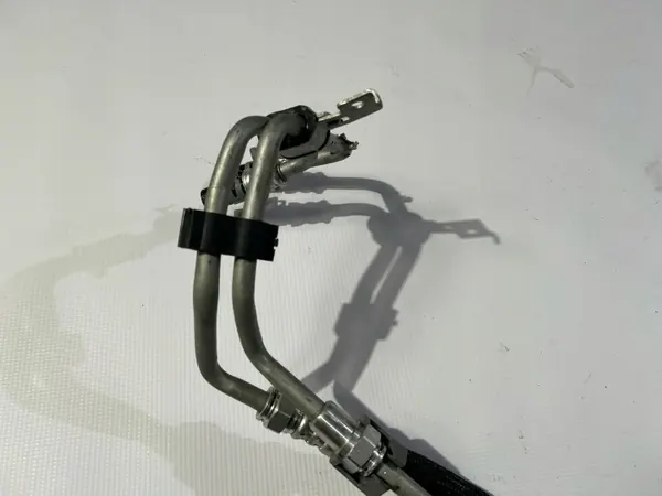 Ligne de refroidissement d'huile Ford Mustang VI 5.0 GT OEM 6435787 image 8