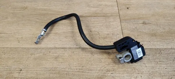 Grampo terminal negativo BMW E60 E61 OEM 9184204 image 2