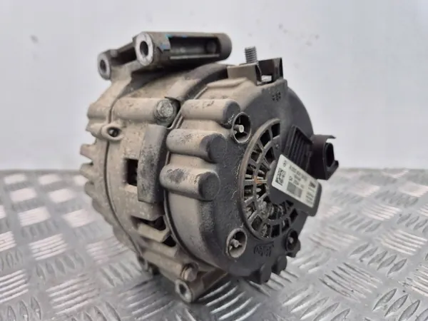 Mercedes E350 d W213 3.0 Alternator A0009060903 image 4