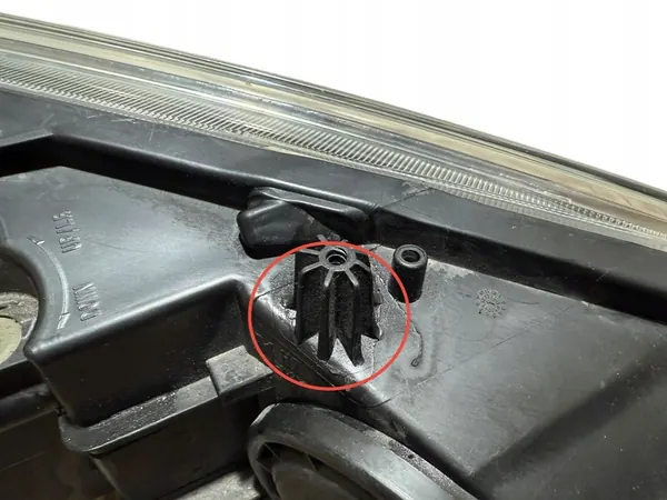 Vasen etuvalo Opel Astra image 8