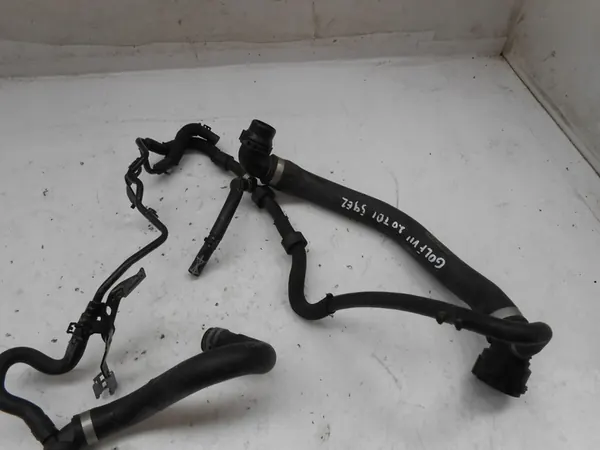 VW Golf VII Jäähdytysnesteletkut 04L121064AR image 4