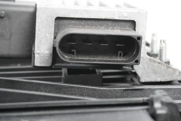 Jäähdyttimen tuuletin OEM 21481HV80B Nissan Qashqaille image 9