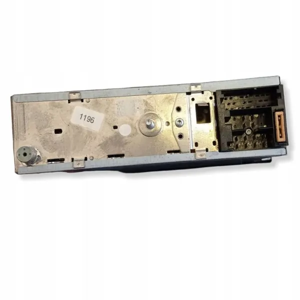 Audi A4/S4 B5 Radio-paneeli OEM 4D0035186 - Käytetty image 4